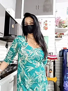 Snapshot of Best-Couple chatting on February 2026 03:52:02 PM Best-Couple online show from February 2026 03:52:02 PM