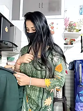 Snapshot of Best-Couple chatting on March 2026 03:41:02 AM Best-Couple online show from March 2026 03:41:02 AM