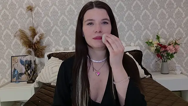 Snapshot of Nellie_Medina chatting on February 2025 02:03:02 AM Nellie Medina online show from February 2025 02:03:02 AM