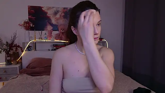 Snapshot of Nellie_Medina chatting on February 2026 03:43:02 PM Nellie Medina online show from February 2026 03:43:02 PM