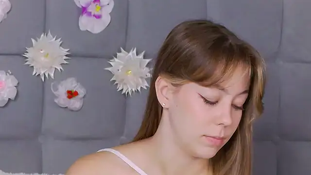 TheEmma online show from September 2025 06:28:02 AM