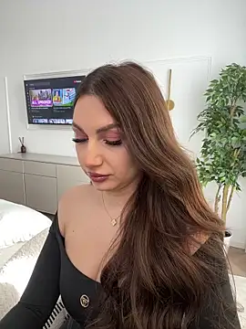 claraxjoyy online show from April 2026 05:43:02 AM