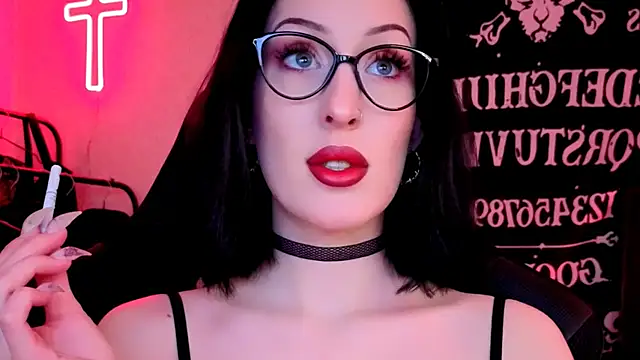 Miss Alice   online show from May 2026 01:05:01 PM