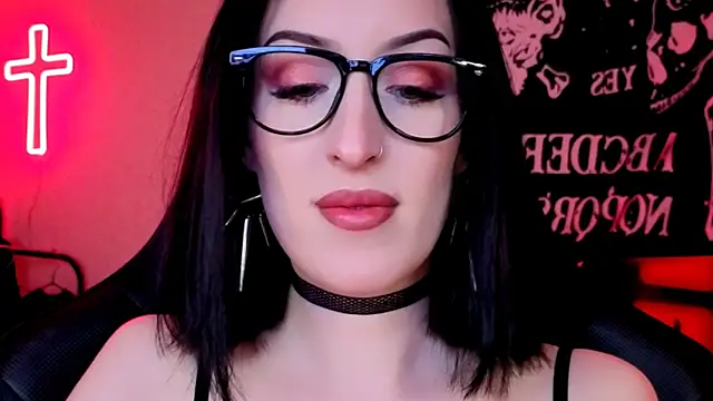 Snapshot of Miss_Alice__ chatting on May 2026 01:11:02 AM Miss Alice online show from May 2026 01:11:02 AM
