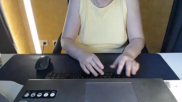 Sweet Phoenix online show from June 2026 07:14:02 AM