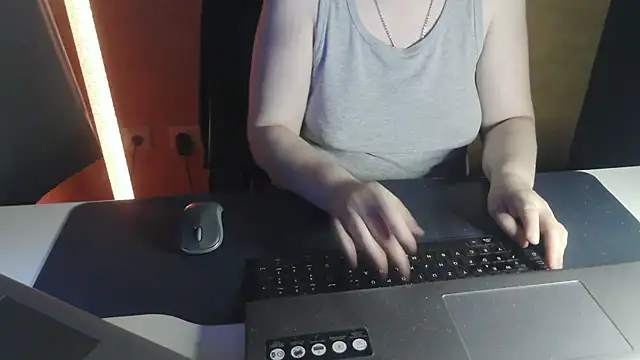 Sweet Phoenix online show from June 2026 07:56:01 PM