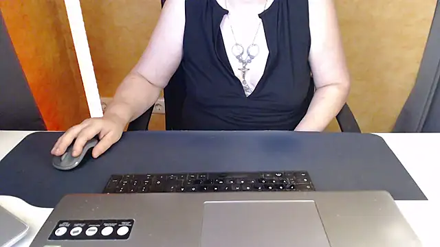 Sweet Phoenix online show from June 2026 12:22:01 PM