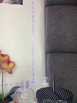 Thando04 online show from September 2025 12:39:02 PM