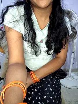 lovelygirl4567 online show from November 2025 04:17:01 PM