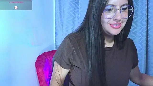 Snapshot of Gretta_Hot chatting on March 2025 11:01:02 PM Gretta Hot online show from March 2025 11:01:02 PM