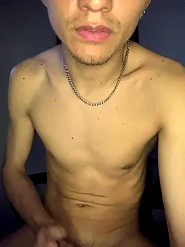 Snapshot of gabrielzinnnn085 chatting on October 2025 10:18:02 PM gabrielzinnnn085 online show from October 2025 10:18:02 PM