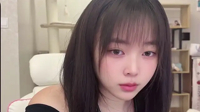 Chenjing0 online show from November 2025 04:04:01 AM