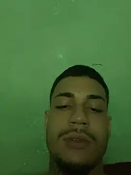 Snapshot of TiagopirocudoMG chatting on February 2025 09:14:01 PM TiagopirocudoMG online show from February 2025 09:14:01 PM