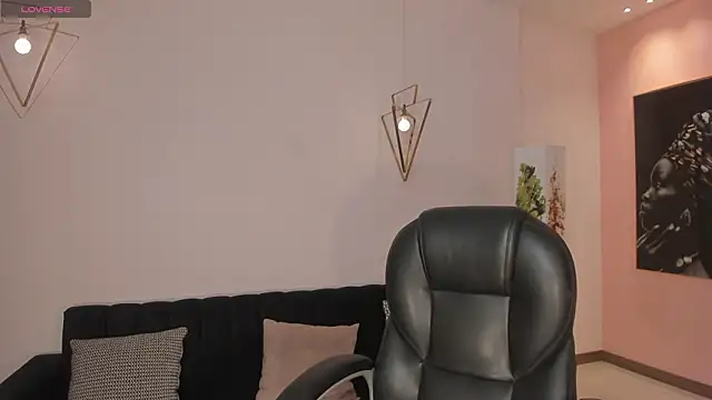 NiaSalvatore online show from February 2026 02:53:01 AM