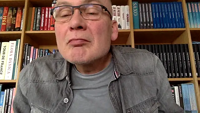 Snapshot of Parleg2 chatting on March 2026 03:45:01 PM Parleg2 online show from March 2026 03:45:01 PM