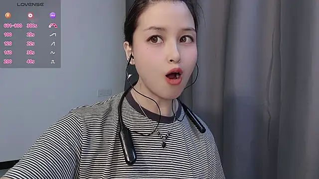 Lucky-xiuxiu online show from November 2025 03:23:02 PM