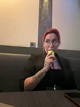 Mia-Fuchs online show from February 2025 03:50:01 PM