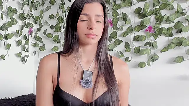 Laurensmith9 online show from February 2026 02:04:02 PM