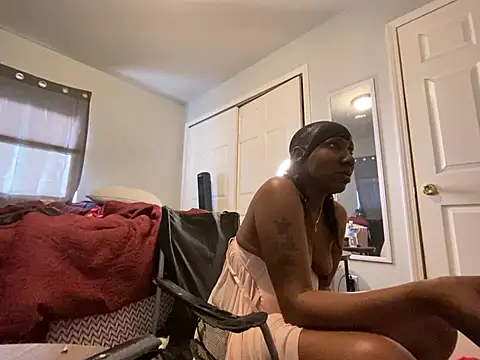 Yoshibaby2670 online show from March 2025 09:58:01 PM