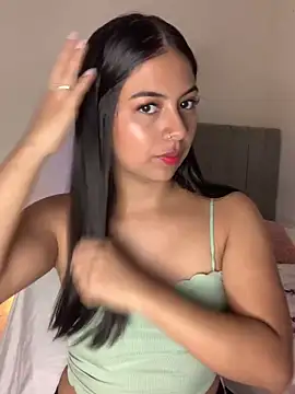 Snapshot of Julii- chatting on March 2025 05:05:01 PM Julii- online show from March 2025 05:05:01 PM