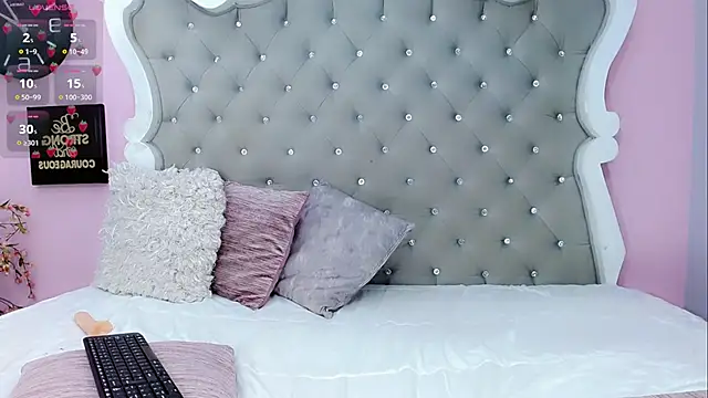 Diva Smith02 online show from January 2025 06:14:01 PM