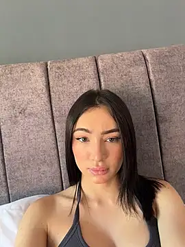 Maddy Jones online show from June 2026 05:56:02 PM