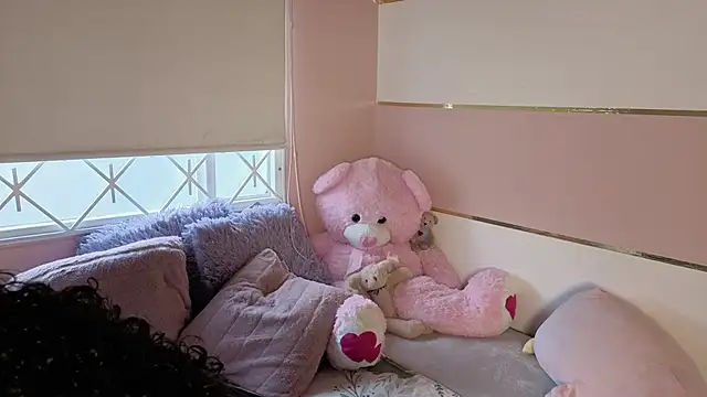 Charlotte  Miller online show from October 2025 11:40:01 AM