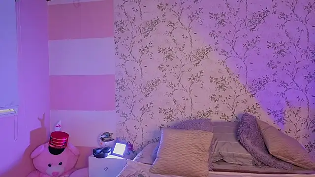 Charlotte  Miller online show from April 2026 11:29:02 AM