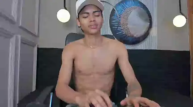 adam piarse01 online show from January 2025 06:35:01 AM