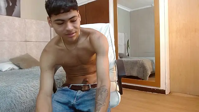 adam piarse01 online show from October 2025 03:46:02 AM