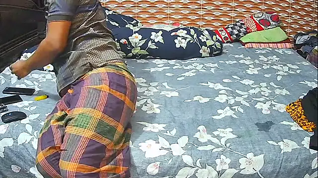 Hot Nila online show from April 2026 03:45:02 AM