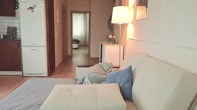 KristineEsme online show from November 2025 05:07:01 AM