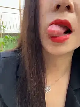 SSSniang- online show from April 2026 11:29:02 PM