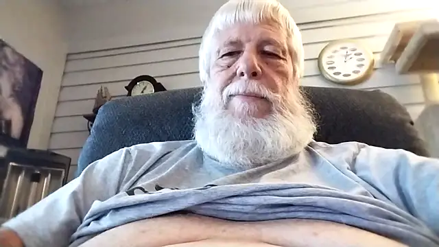 Snapshot of Futura_intx chatting on April 2026 07:04:01 PM Futura intx online show from April 2026 07:04:01 PM