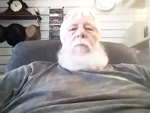 Snapshot of Futura_intx chatting on May 2026 05:10:01 PM Futura intx online show from May 2026 05:10:01 PM