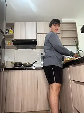 Thom Ohtani online show from November 2025 08:00:01 PM