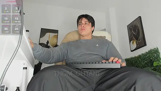 Snapshot of Thom_Ohtani chatting on April 2026 01:59:02 PM Thom Ohtani online show from April 2026 01:59:02 PM