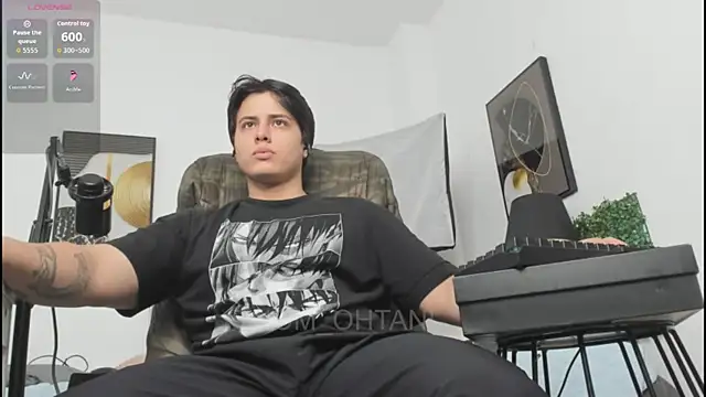 Snapshot of Thom_Ohtani chatting on May 2026 10:18:02 PM Thom Ohtani online show from May 2026 10:18:02 PM