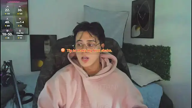 Snapshot of Thom_Ohtani chatting on May 2026 01:33:01 AM Thom Ohtani online show from May 2026 01:33:01 AM