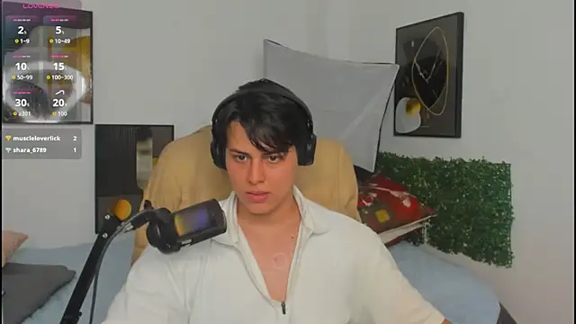 Snapshot of Thom_Ohtani chatting on May 2026 11:34:04 PM Thom Ohtani online show from May 2026 11:34:04 PM