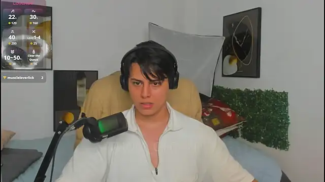 Snapshot of Thom_Ohtani chatting on May 2026 11:56:01 PM Thom Ohtani online show from May 2026 11:56:01 PM