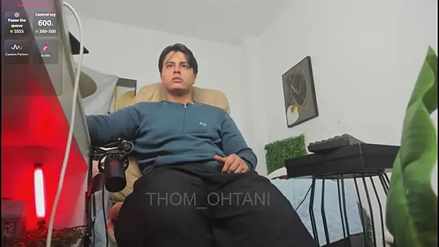 Snapshot of Thom_Ohtani chatting on May 2026 01:13:01 AM Thom Ohtani online show from May 2026 01:13:01 AM