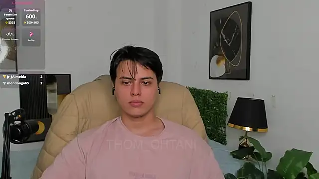 Snapshot of Thom_Ohtani chatting on May 2026 05:26:01 AM Thom Ohtani online show from May 2026 05:26:01 AM