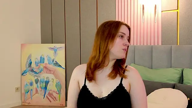 Snapshot of EllieGarson chatting on June 2026 06:03:01 PM EllieGarson online show from June 2026 06:03:01 PM