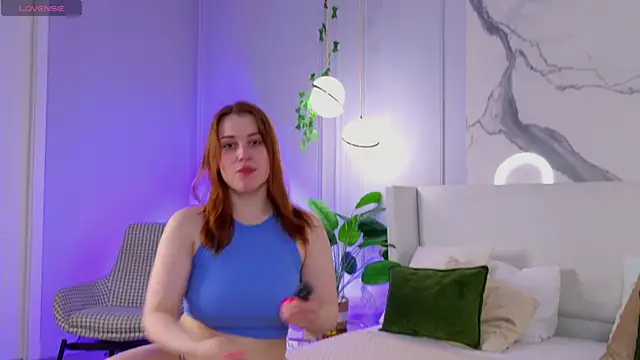 Snapshot of EllieGarson chatting on July 2026 06:03:01 PM EllieGarson online show from July 2026 06:03:01 PM