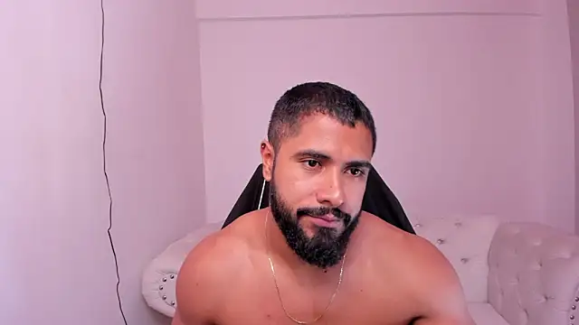 Santiago huntt online show from February 2025 03:52:01 PM