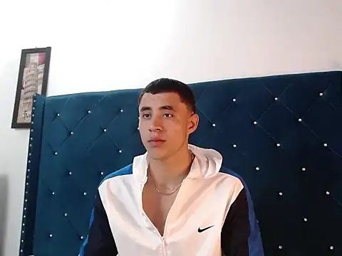 Cris steban1 online show from February 2026 10:15:01 PM