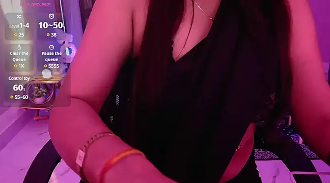 Snapshot of Mitikaa chatting on February 2025 02:10:02 PM Mitikaa online show from February 2025 02:10:02 PM