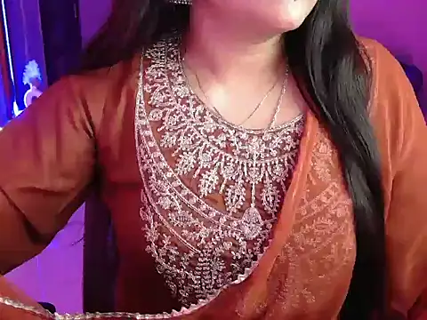 Snapshot of Mitikaa chatting on September 2025 03:14:01 PM Mitikaa online show from September 2025 03:14:01 PM
