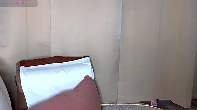 emilytrays online show from April 2026 04:24:02 AM